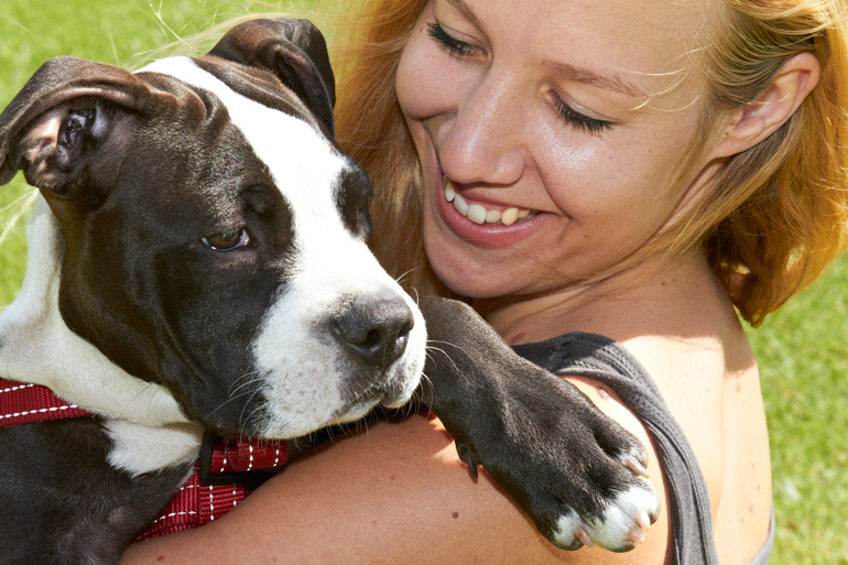 pitbull-con-su-dueña